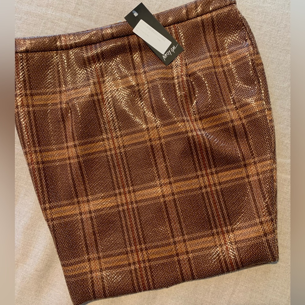 Buttery, soft snakeskin like skirt in autumn colors 🍁 plaid, by Nasty Gal, NWT